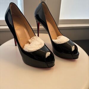 New Very Prive 120 Patent
Black